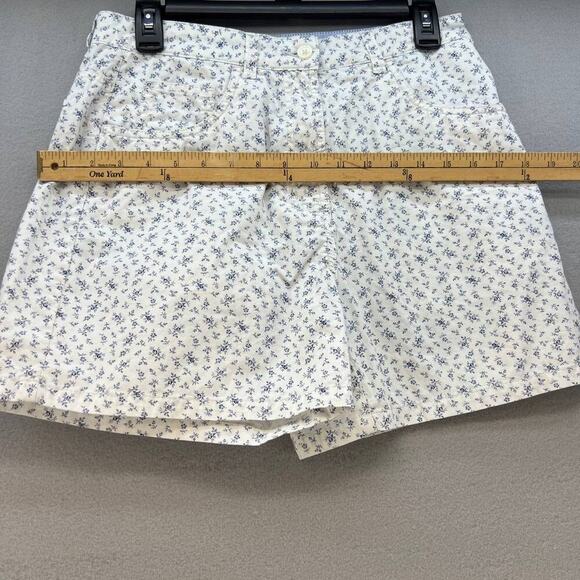 Tommy Hilfiger Women's Shorts Size 10 White & Blue Floral Print - Picture 3 of 12